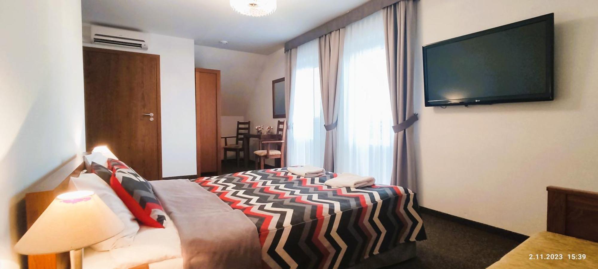 Pensjonat Emocja Leczna Exteriér fotografie