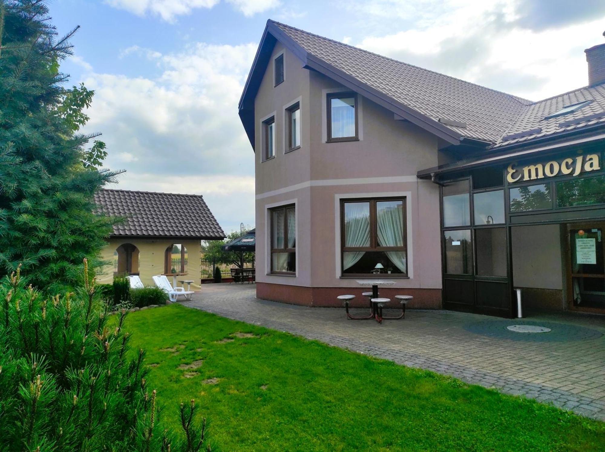 Pensjonat Emocja Leczna Exteriér fotografie